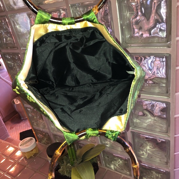 SOLDVintage Green and Gold Oriental Satin Hand Bag - Picture 3 of 4